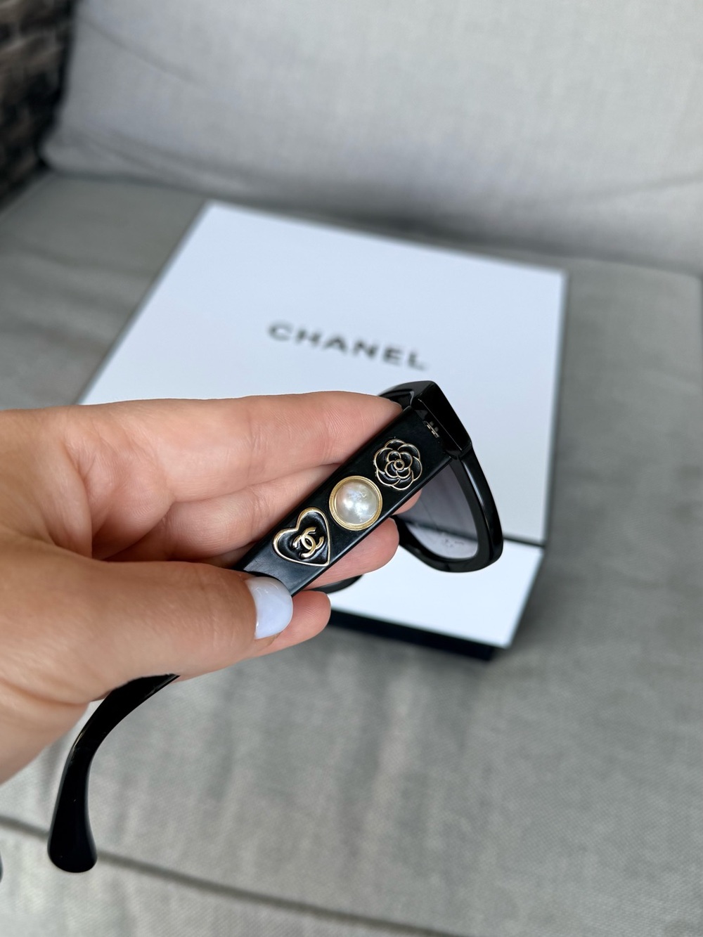 CHANEL Black Cat-Eye Sunglasses with Pearl & CC Emblem - Picture 2 of 10